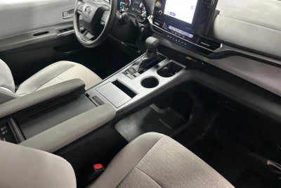 2026 Toyota Sienna LE 8 Passenger