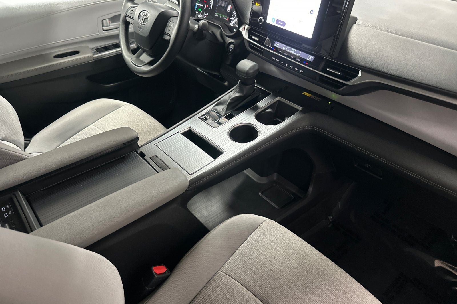 2026 Toyota Sienna LE 8 Passenger