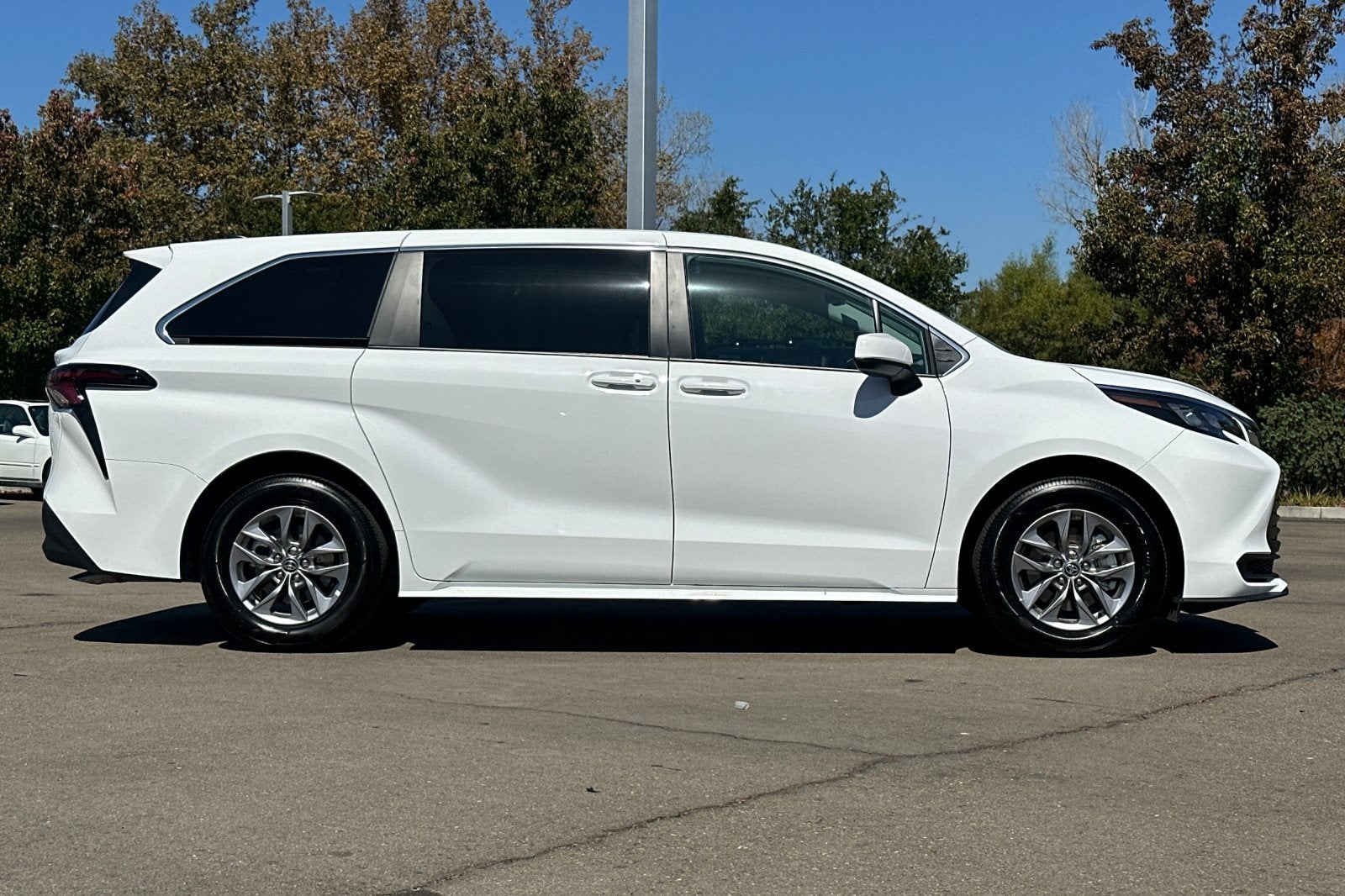 2026 Toyota Sienna LE 8 Passenger