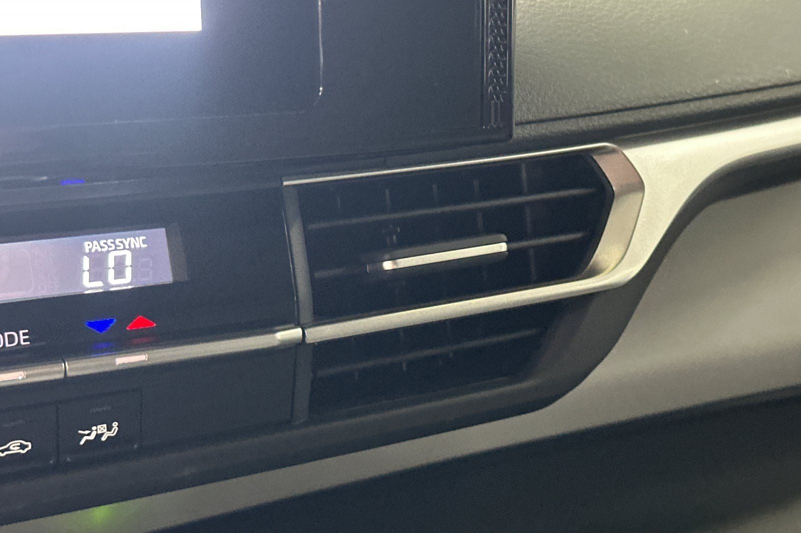 2026 Toyota Sienna LE 8 Passenger