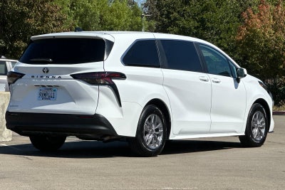 2026 Toyota Sienna LE 8 Passenger