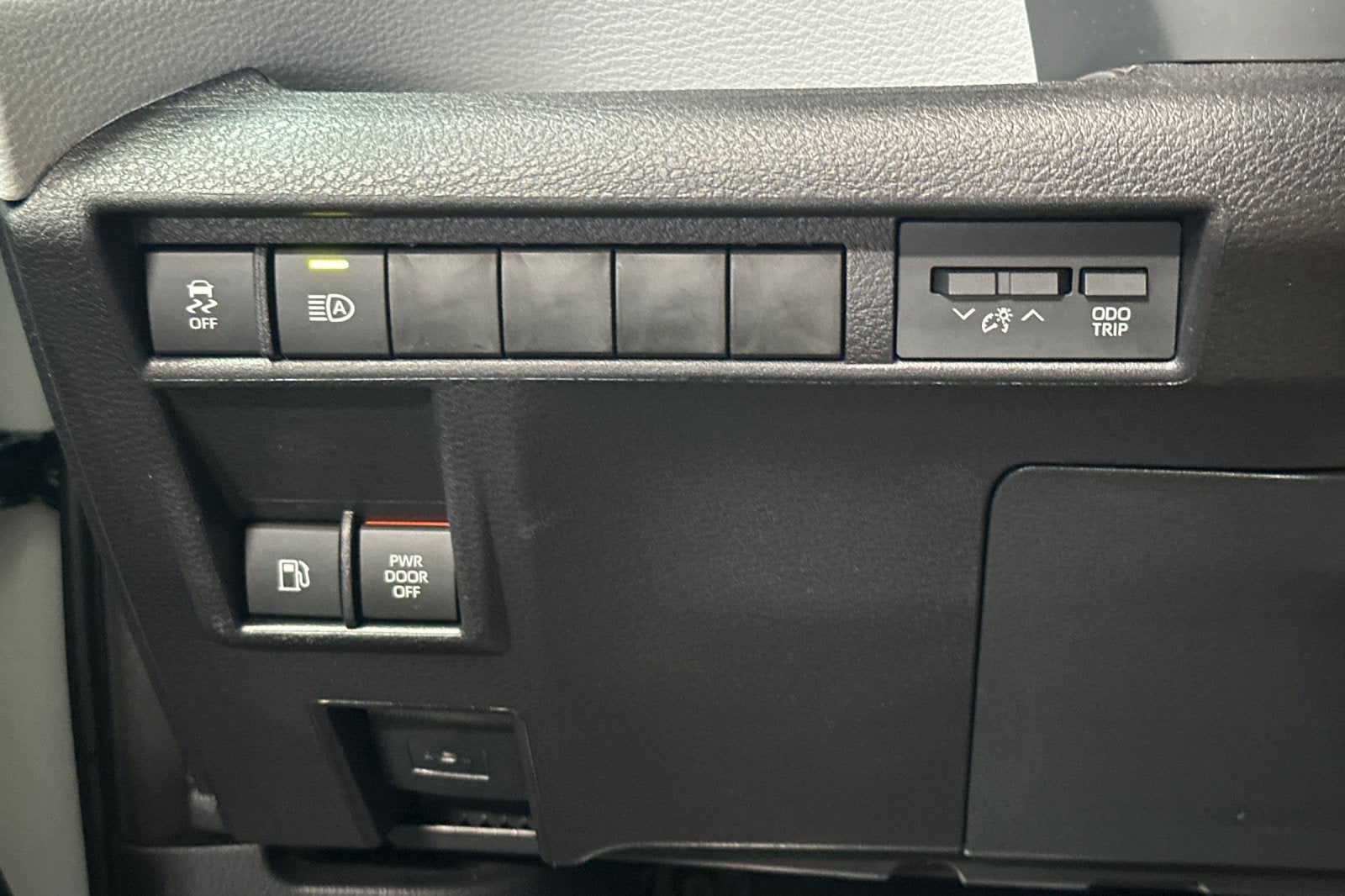 2026 Toyota Sienna LE 8 Passenger