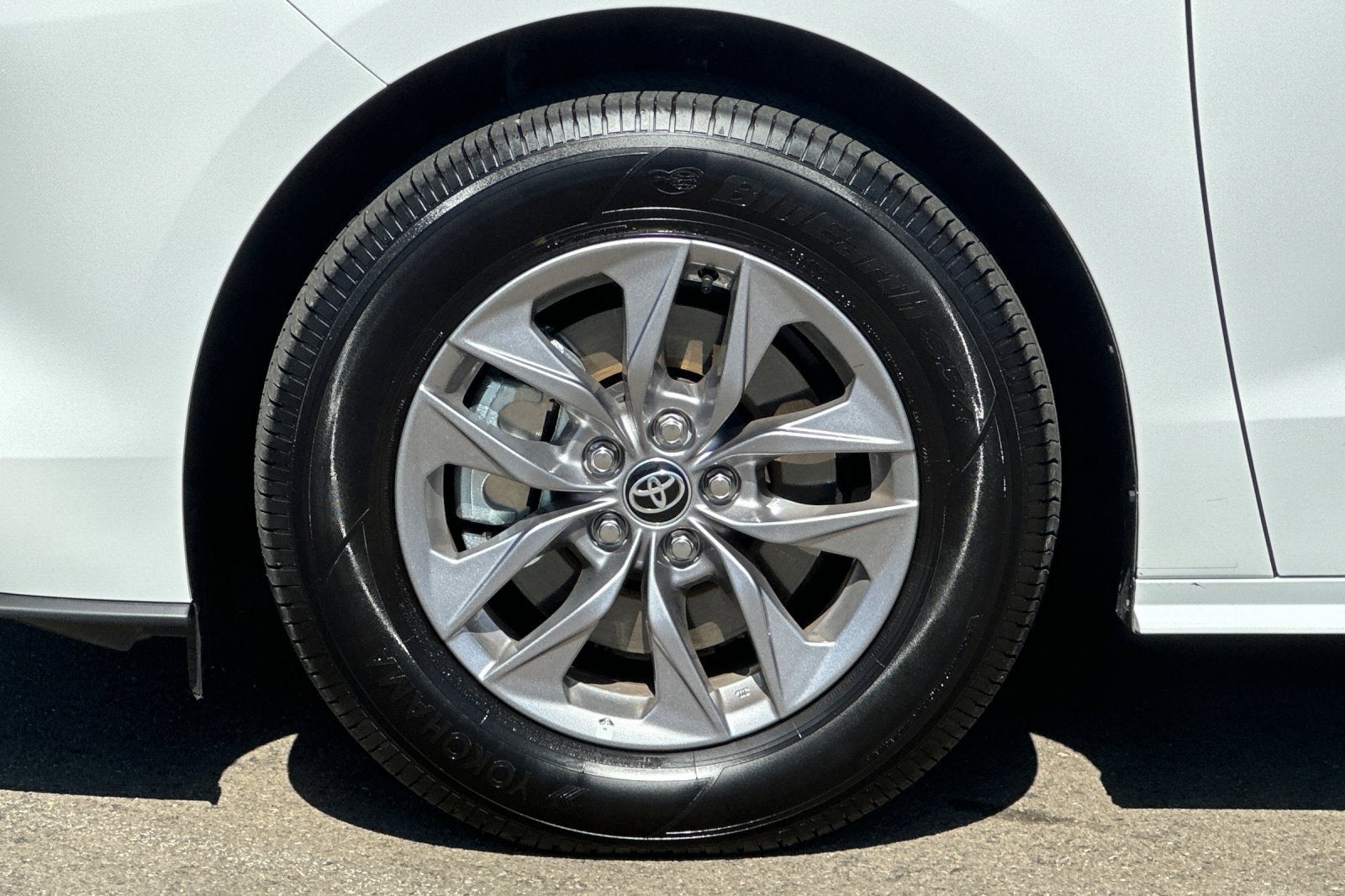 2026 Toyota Sienna LE 8 Passenger