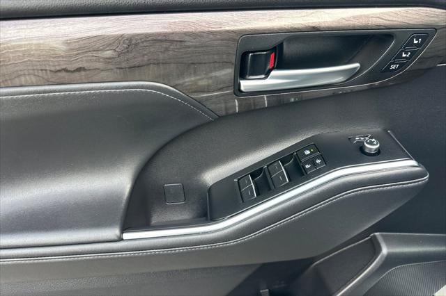 2026 Toyota Highlander Hybrid Limited