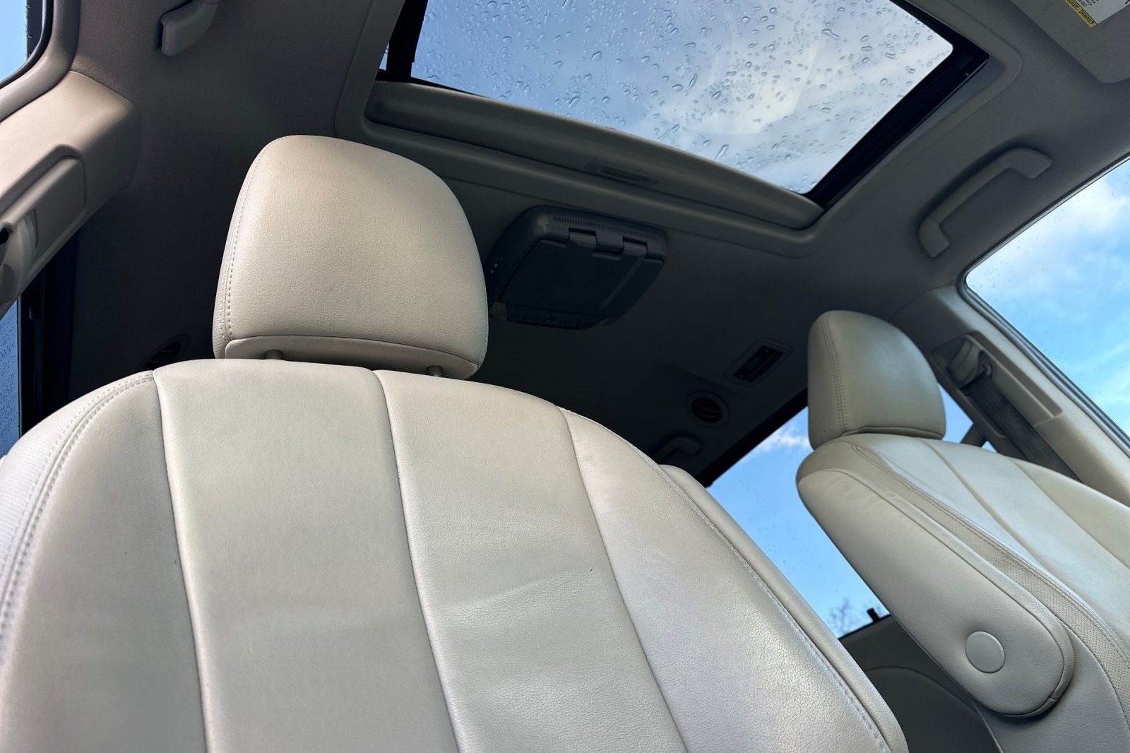 2013 Toyota Sienna XLE 8 Passenger