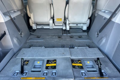 2013 Toyota Sienna XLE 8 Passenger