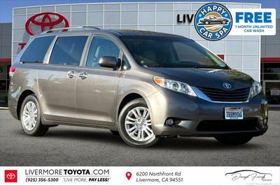 2013 Toyota Sienna XLE 8 Passenger