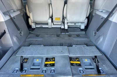 2013 Toyota Sienna XLE 8 Passenger