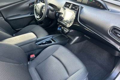2022 Toyota Prius LE