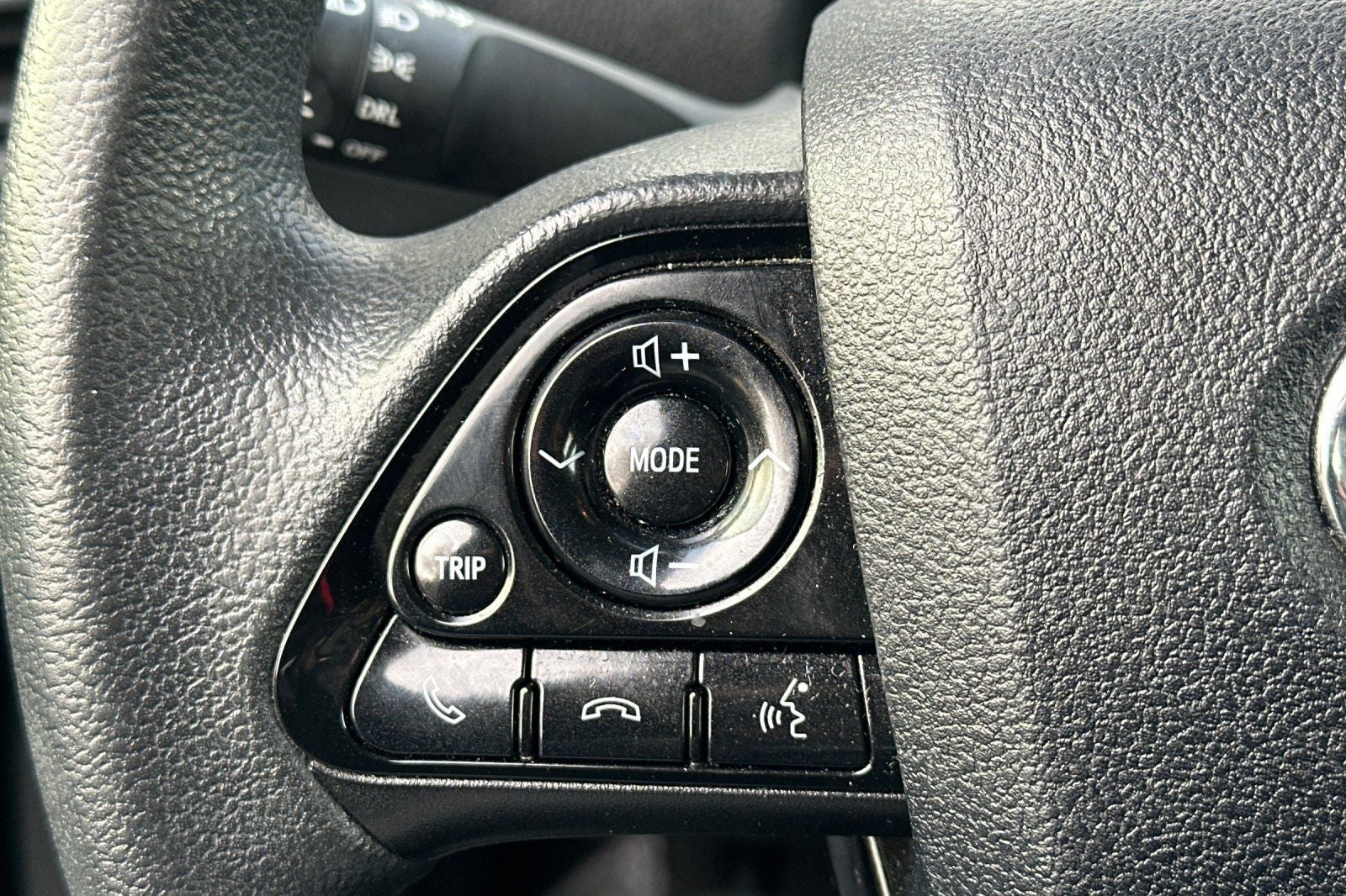 2022 Toyota Prius LE