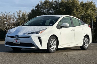 2022 Toyota Prius LE