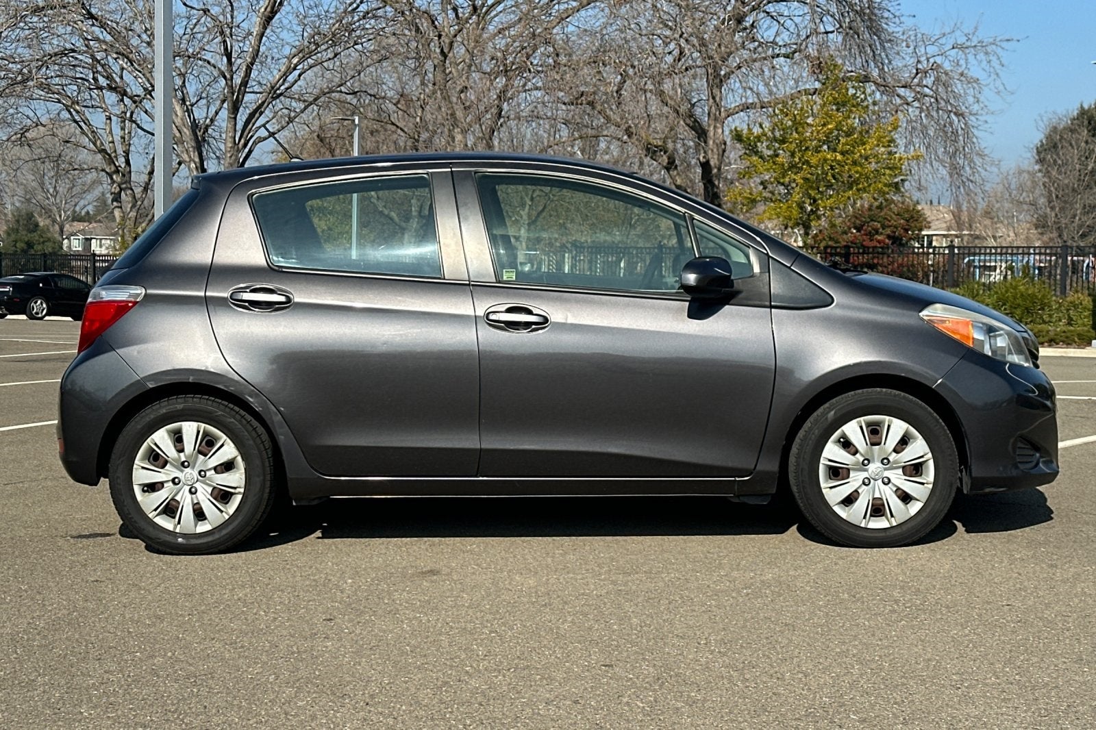 2013 Toyota Yaris LE
