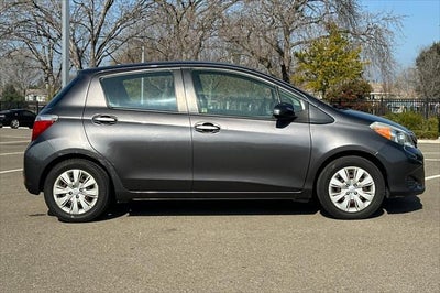 2013 Toyota Yaris LE