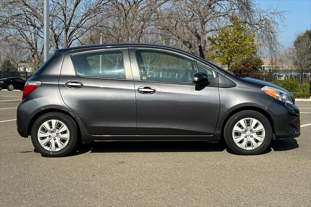 2013 Toyota Yaris LE