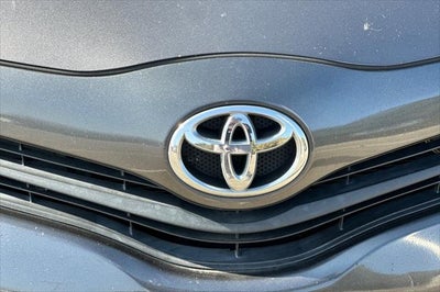 2013 Toyota Yaris LE