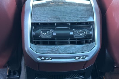 2025 BMW 7 Series 740i