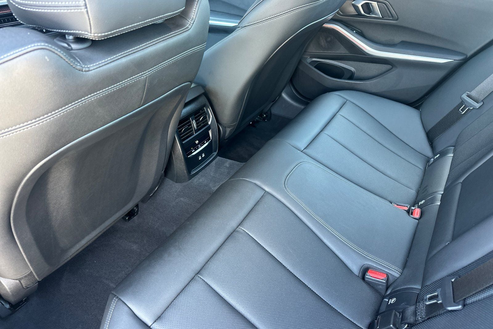 2025 BMW 3 Series 330i xDrive