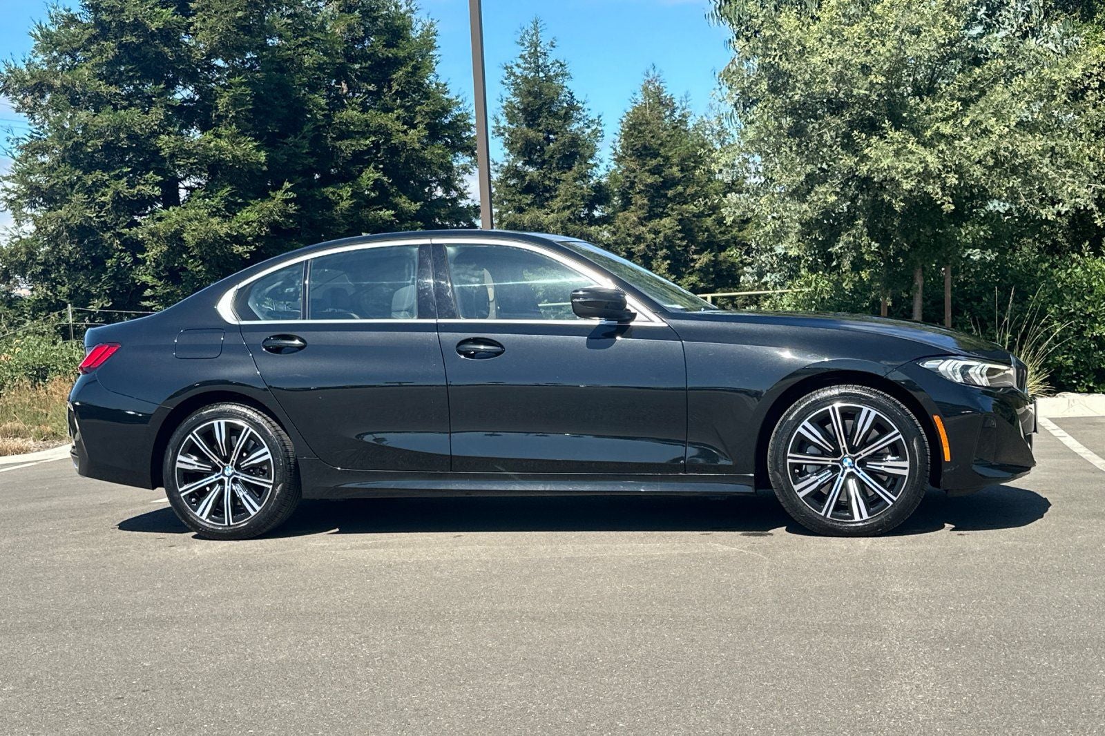 2025 BMW 3 Series 330i xDrive