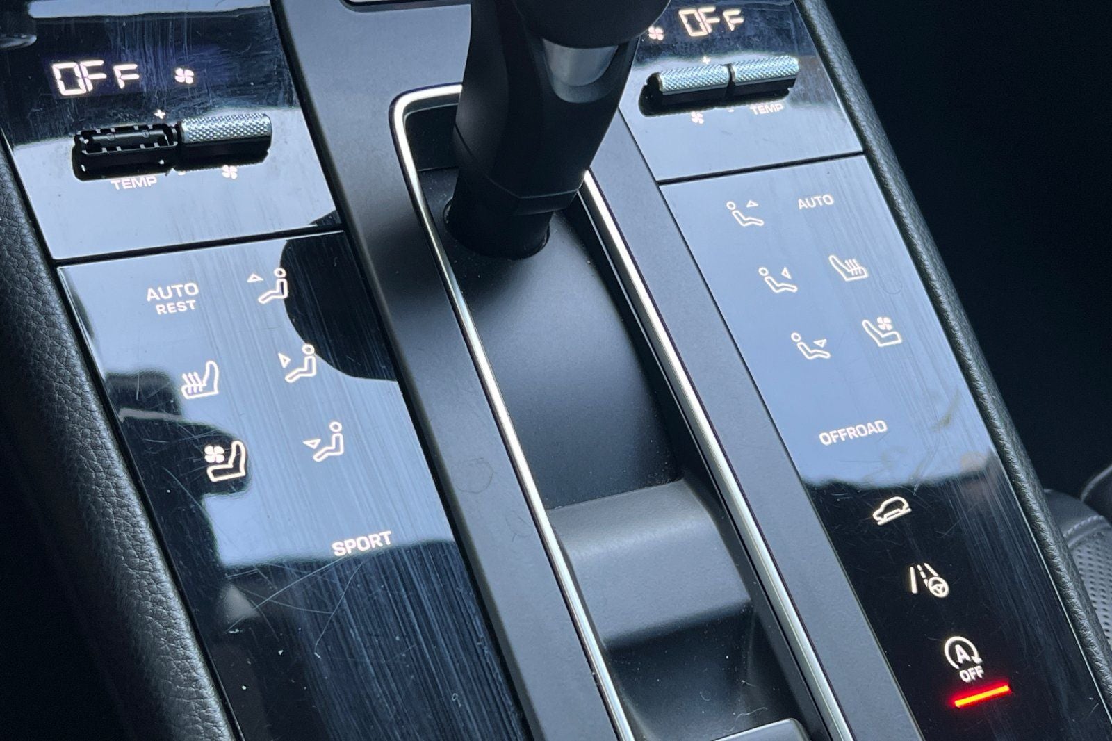 2024 Porsche Macan T