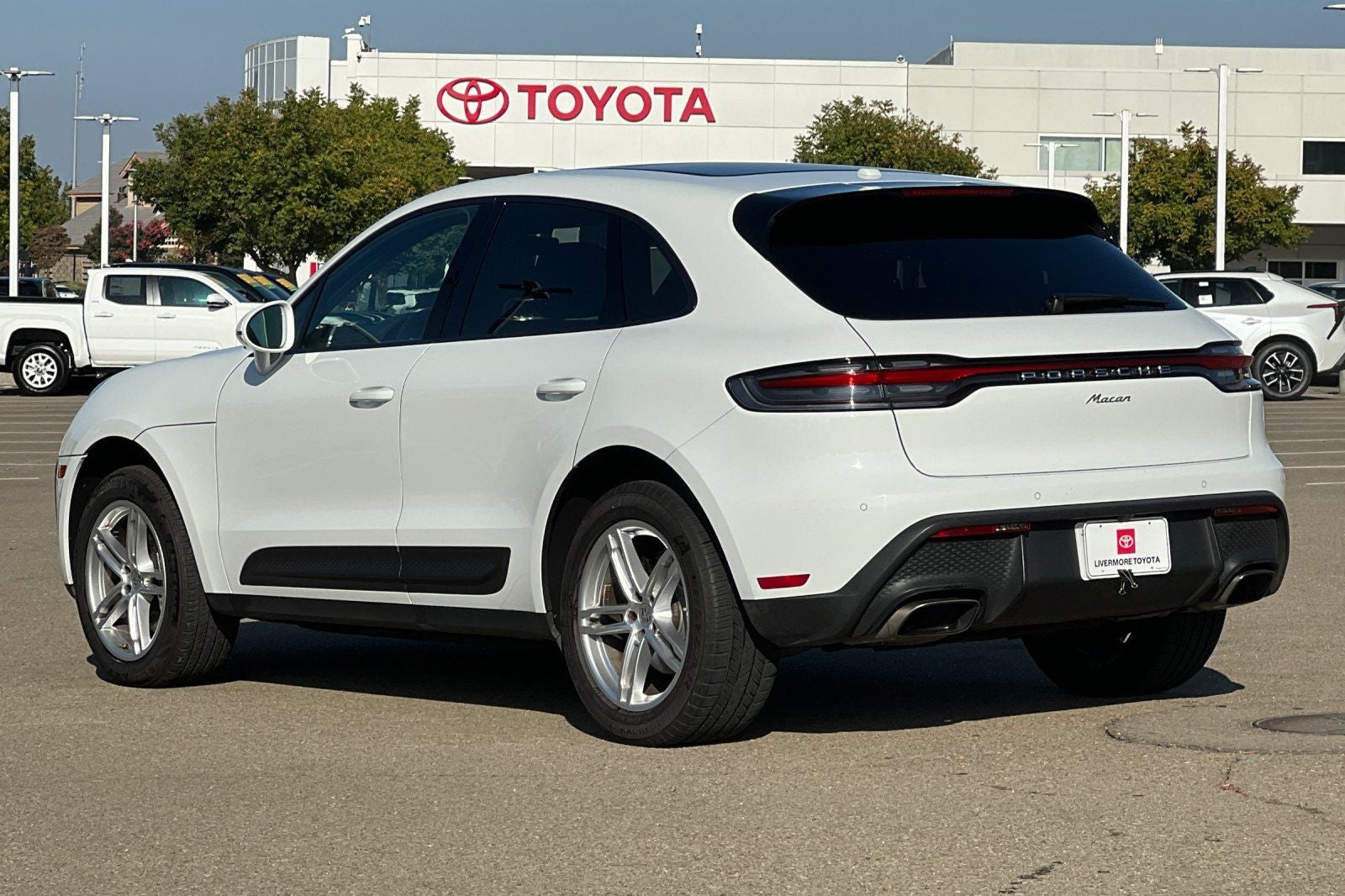 2024 Porsche Macan T