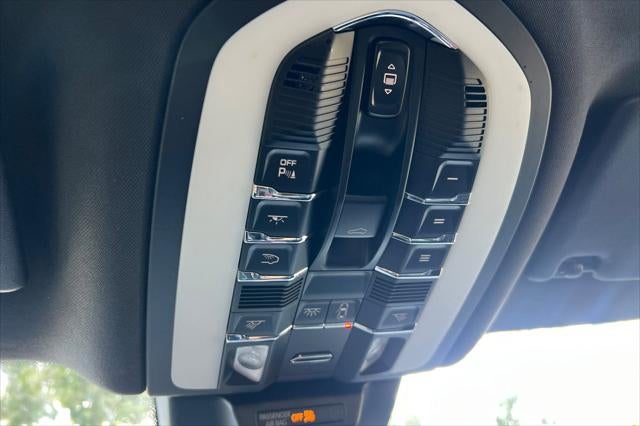 2024 Porsche Macan T