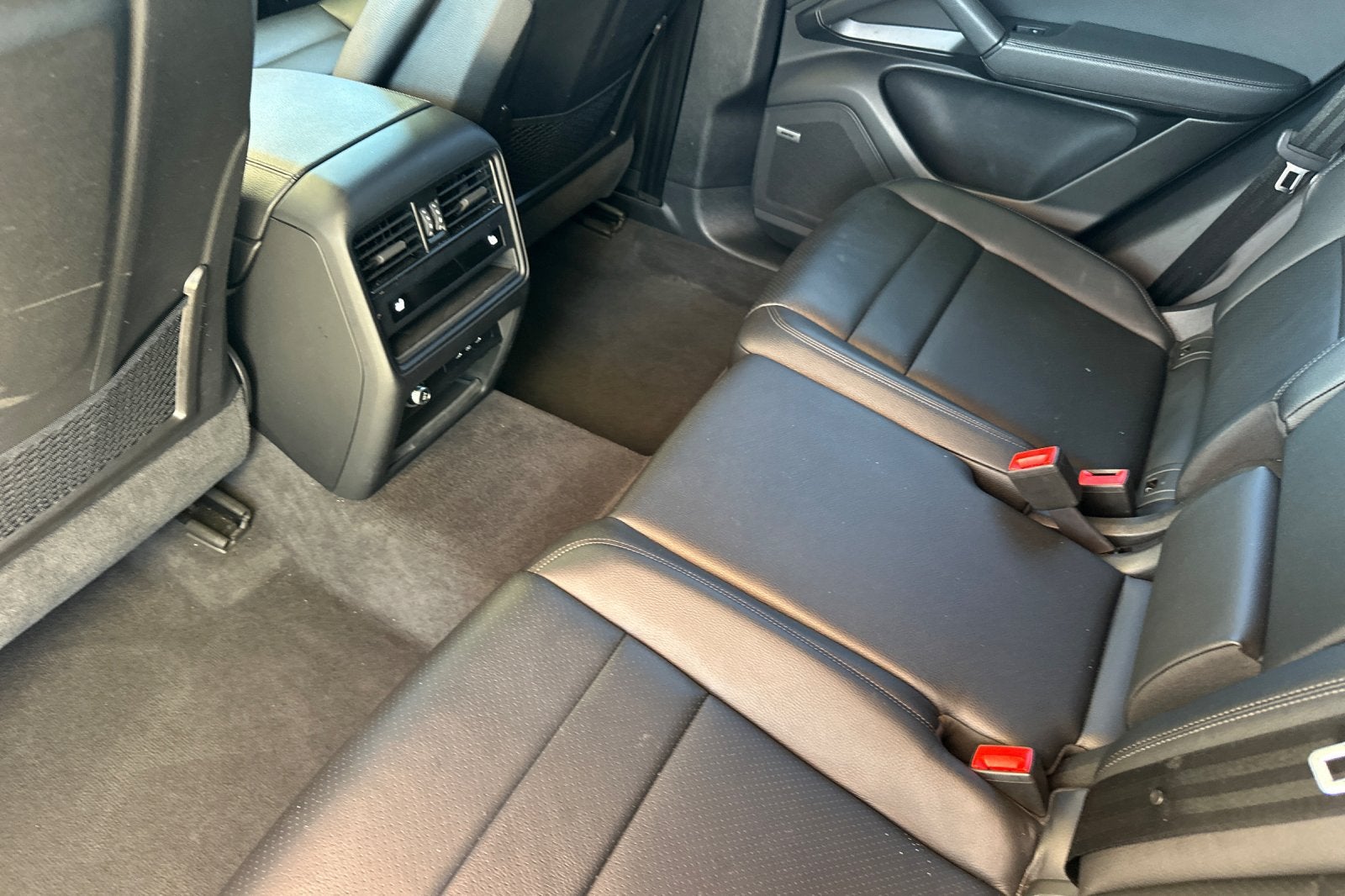 2025 Porsche Cayenne Base
