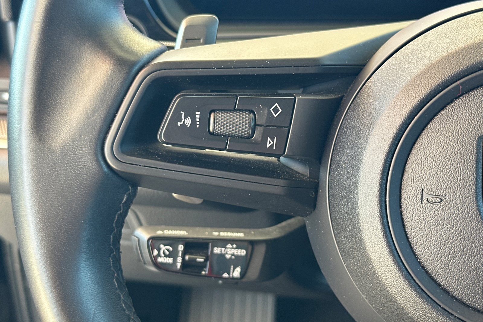 2025 Porsche Cayenne Base
