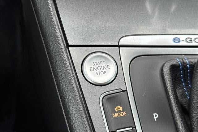 2016 Volkswagen e-Golf SE