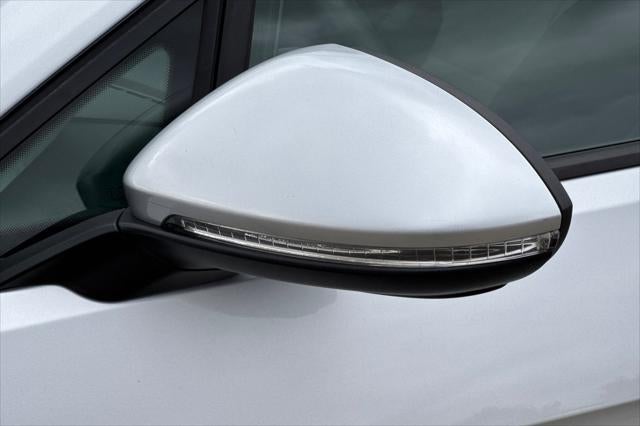 2016 Volkswagen e-Golf SE