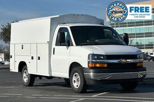 2025 Chevrolet Express Cutaway 3500 Base