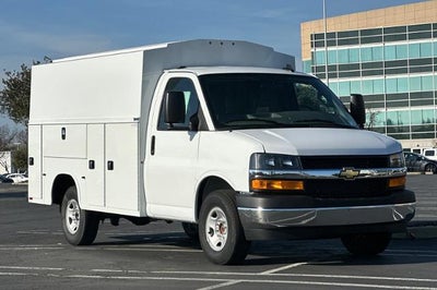 2025 Chevrolet Express Cutaway 3500 Base