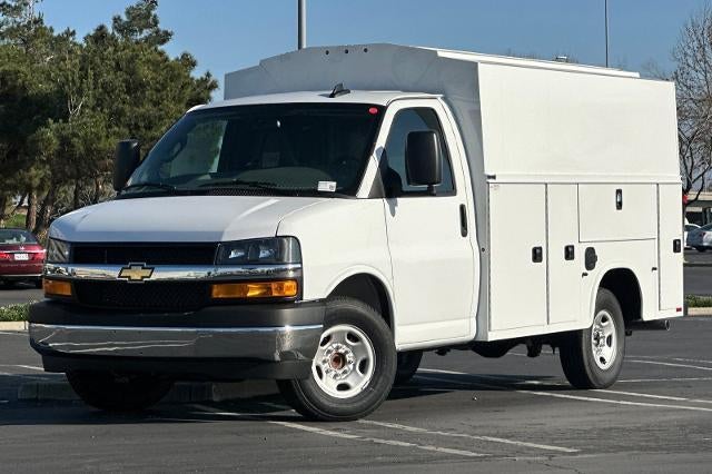 2025 Chevrolet Express Cutaway 3500 Base