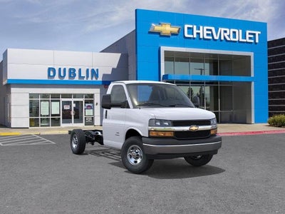 2025 Chevrolet Express Cutaway 3500 Base