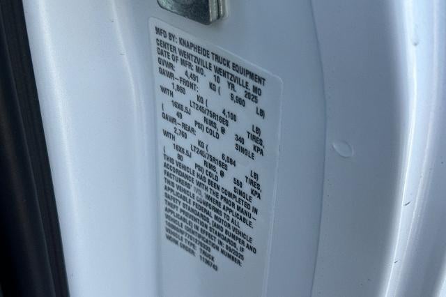 2025 Chevrolet Express Cutaway 3500 Base