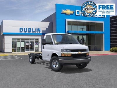 2025 Chevrolet Express Cutaway 3500 Base