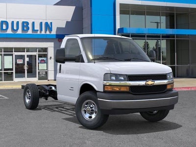 2025 Chevrolet Express Cutaway 3500 Base