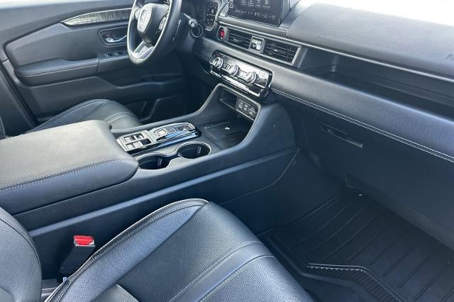 2023 Honda Pilot AWD Elite