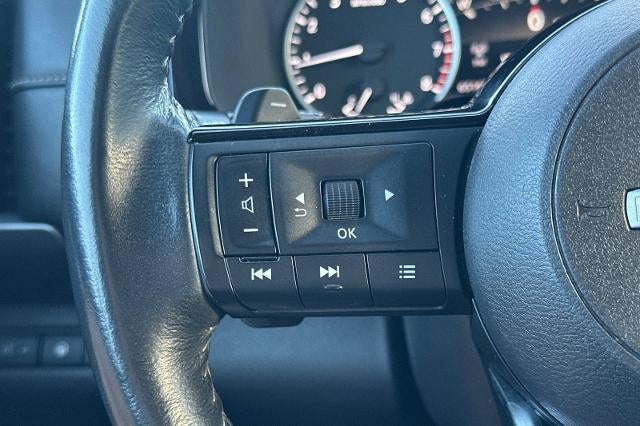 2022 Nissan Pathfinder SL 2WD