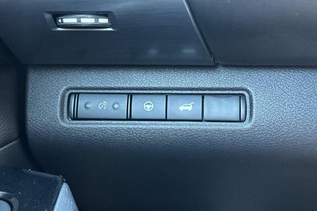 2022 Nissan Pathfinder SL 2WD