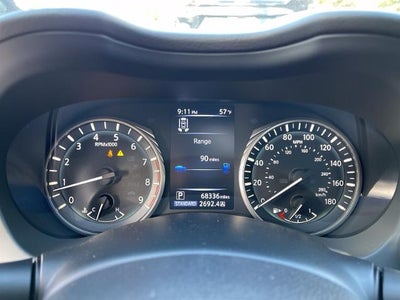 2022 INFINITI Q60 LUXE