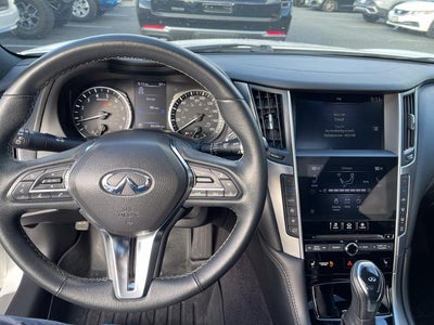 2022 INFINITI Q60 LUXE