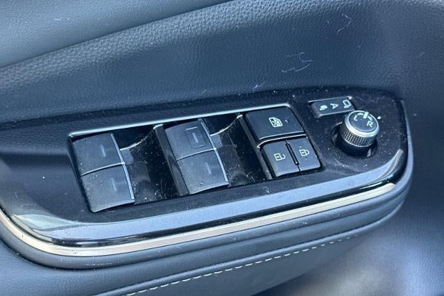 2025 Toyota Crown Signia Limited