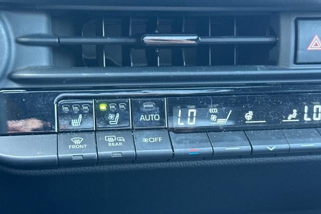 2025 Toyota Crown Signia Limited