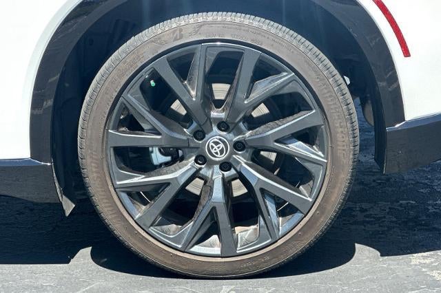 2025 Toyota Crown Signia Limited