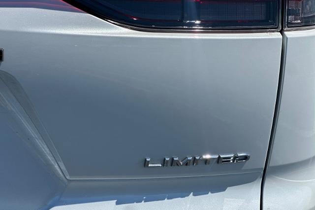 2025 Toyota Crown Signia Limited