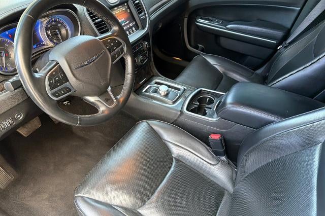 2022 Chrysler 300 Touring L