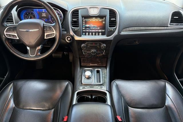 2022 Chrysler 300 Touring L