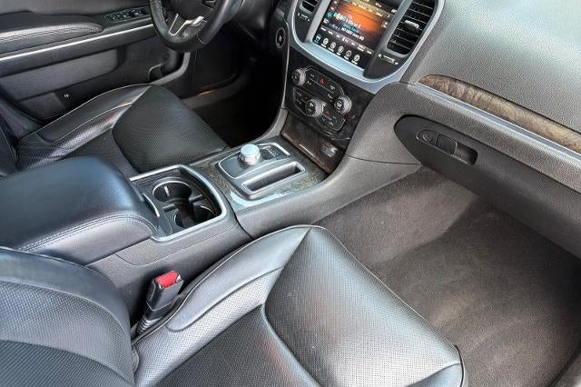 2022 Chrysler 300 Touring L