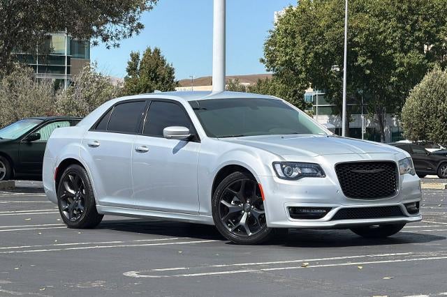 2022 Chrysler 300 Touring L
