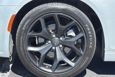 2022 Chrysler 300 Touring L